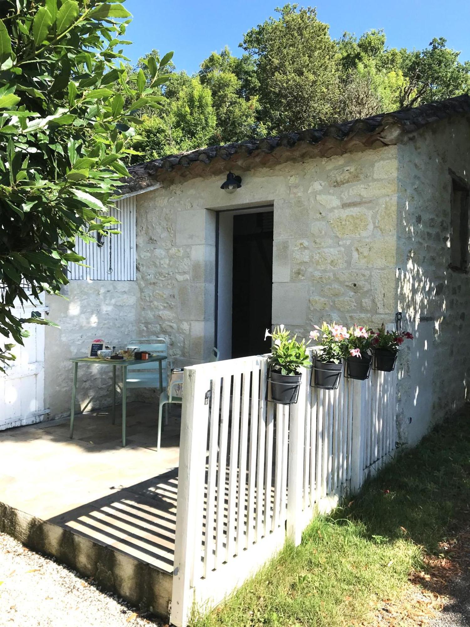 Le Val Du Pech Chantant Chambres D'Hotes Pern Bagian luar foto
